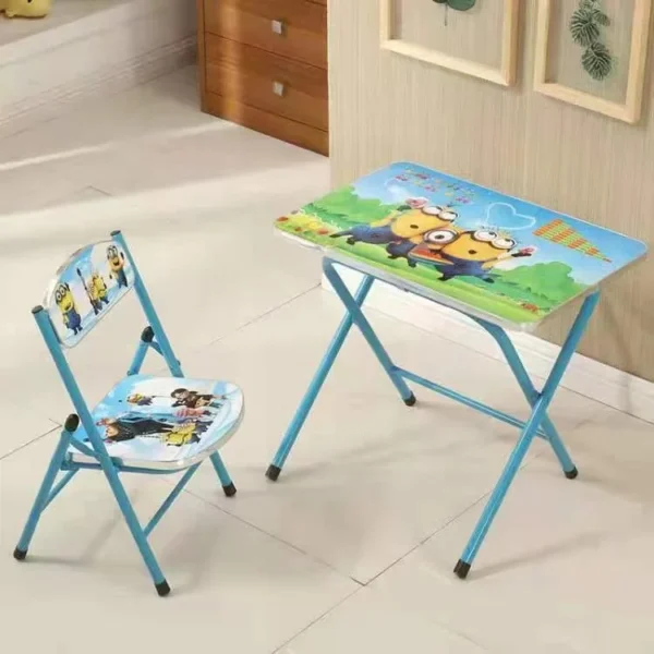 Table d'étude et chaise pour enfants motifs moi moche et mechant